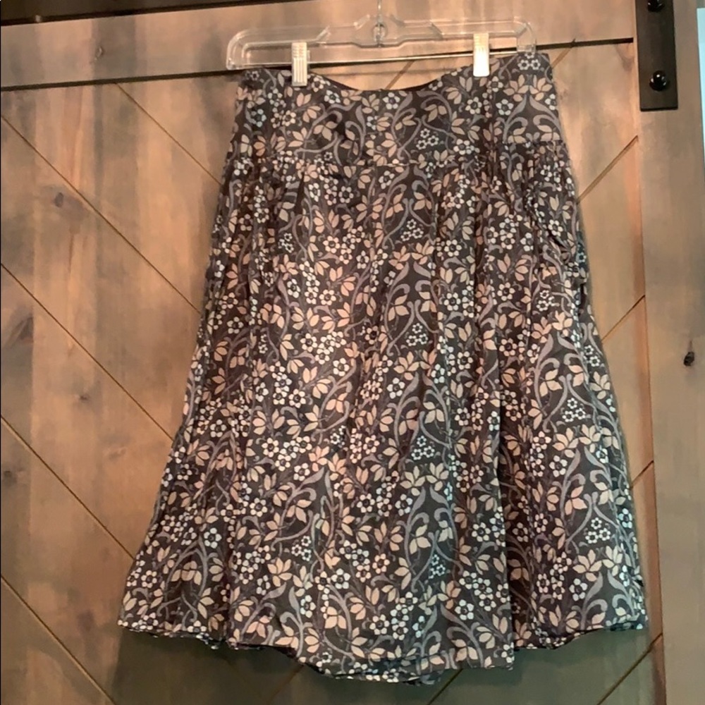 Banana Republic Skirt lined size 8